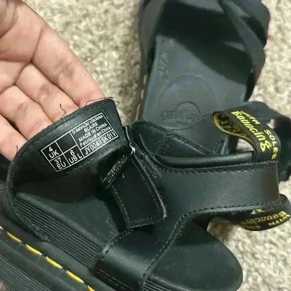 Dr. Martens - Picture 9 of 9